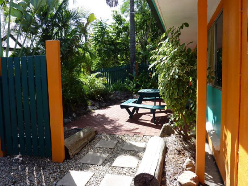 Jjs Backpackers Hostel Cairns Extérieur photo