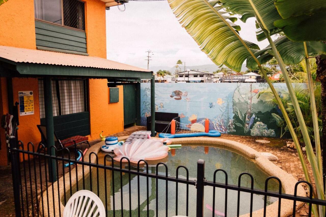 Jjs Backpackers Hostel Cairns Extérieur photo